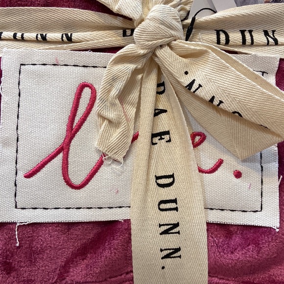 Rae Dunn LOVE Throw In Gift Box - Picture 2 of 4